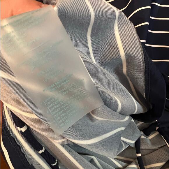 Carve Designs Navy Striped Ruched Swim Top RashGuard Size XS - Picture 5 of 6